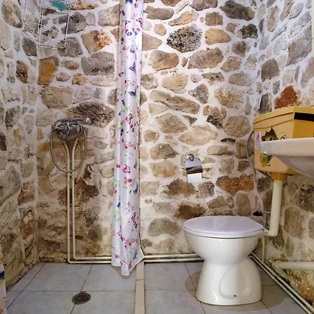 Prázdninový dům Lithahiro Stone House