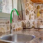 Lithahiro Stone House *