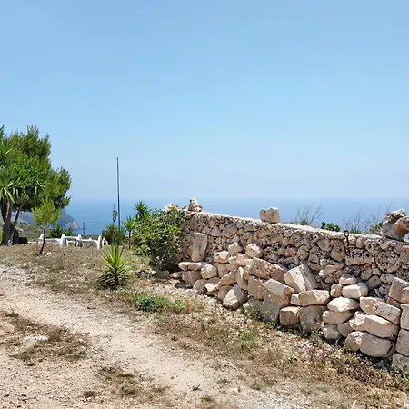Lithahiro Stone House *